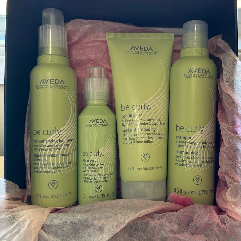 AVEDA Be Curly Set in Light Green